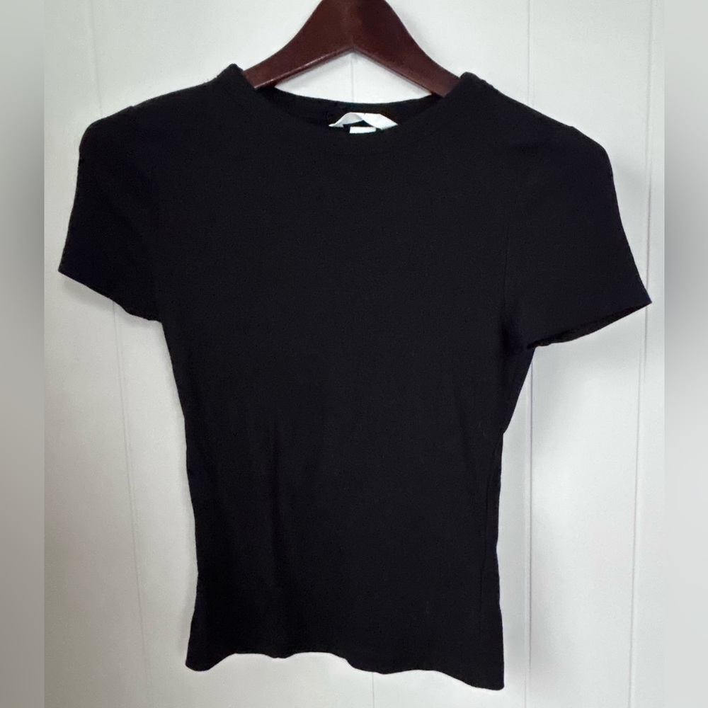 H&M Black Short Sleeve Crewneck Tee